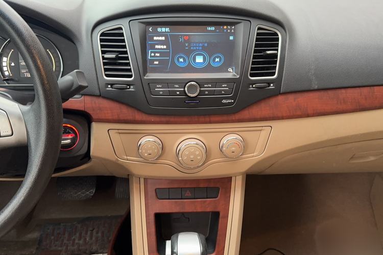 Used Roewe 350 2014 1.5L Automatic Xunyue Version
