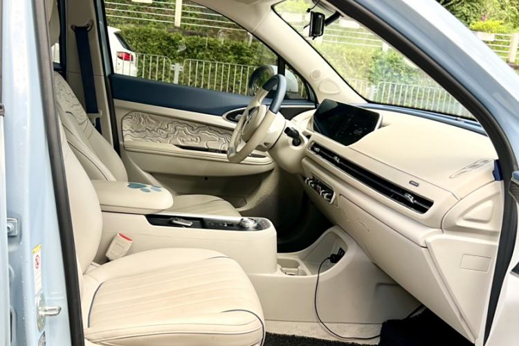 Used ORA Good Cat 2022 400km Standard Range Luxury Version Lithium Iron Phosphate
