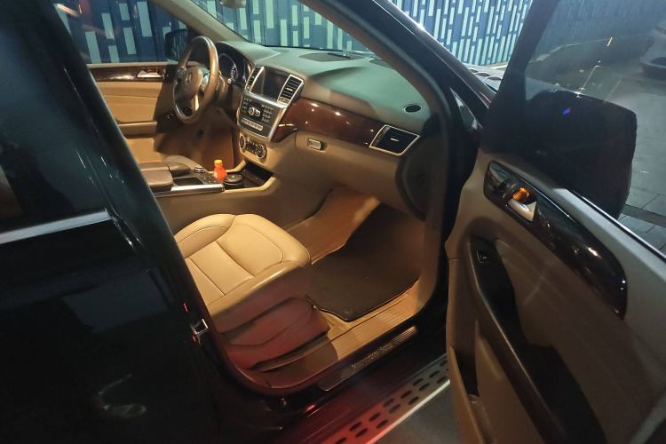 Used Mercedes-Benz M-Class 2014 ML 400 4MATIC Dynamic Model