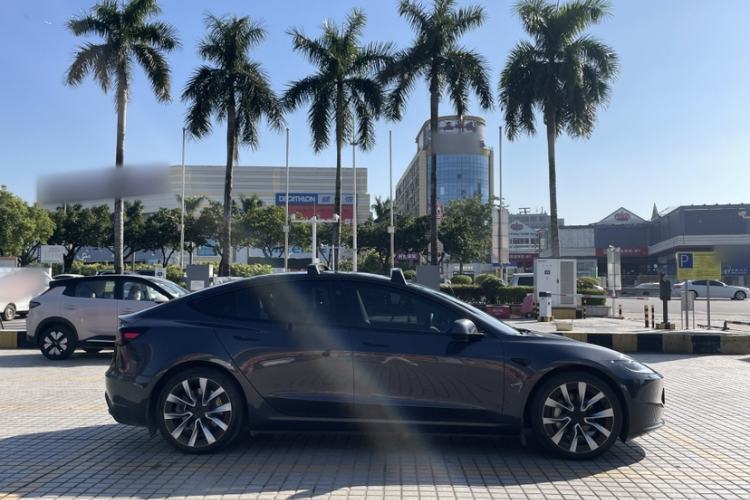 Used Tesla Model 3 2023 Long-Range All-Wheel-Drive Version
