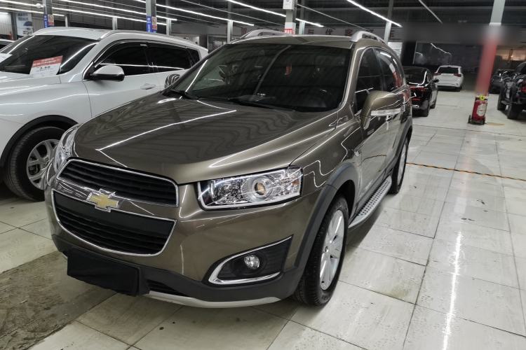 Used Chevrolet Captiva 2015 2.4L 4x4 Flagship Edition 7-Seater

