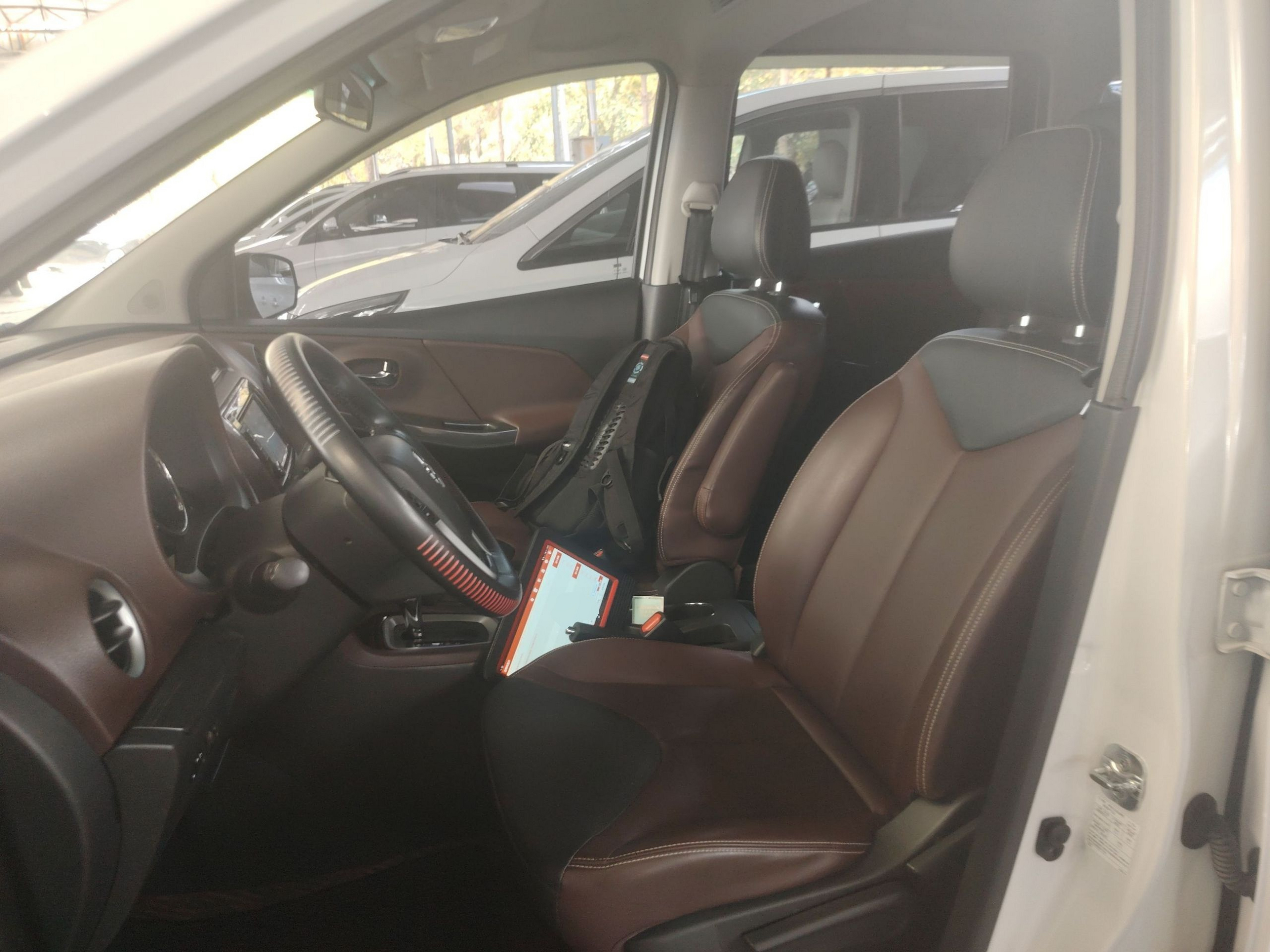 Переднее сиденье в автомобиле