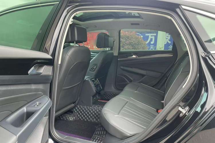 Used Volkswagen Passat 2024 380TSI Starry Dragon Edition
