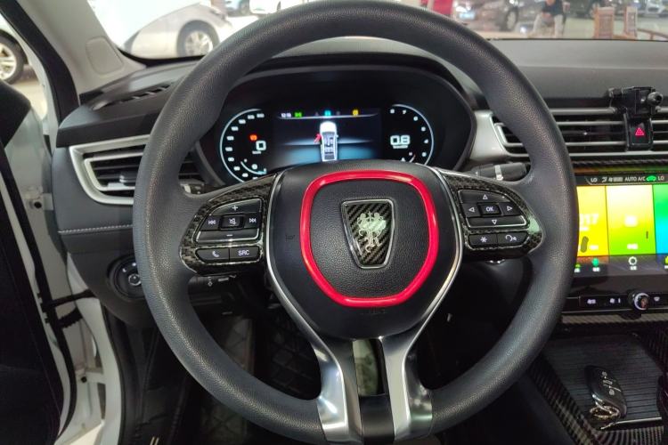 Used Roewe i5 2020 1.5L Automatic 4G Connect Luxury Flagship Edition
