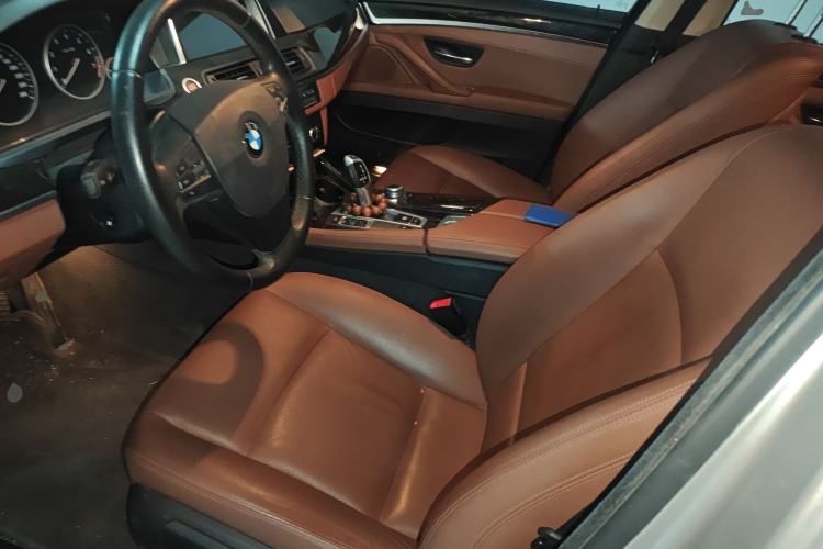 Used BMW 5 Series 2014 525Li Leading Model
