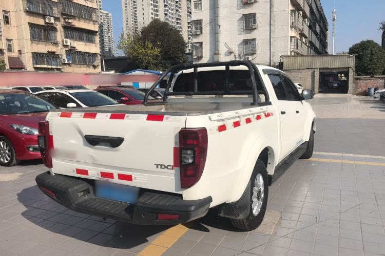 Used JMC Yuhu 3 2018 2.5T Diesel 4x4 Luxury Edition Long Wheelbase
