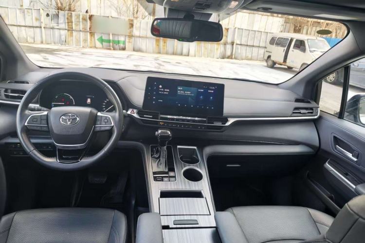 Used Toyota Sienna 2021 2.5L Hybrid Premium Edition