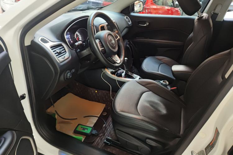 Used  Compass 2017 200T Automatic Family Edition
