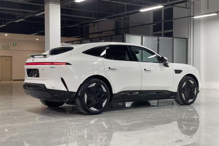 Used  11 2022 Long-Range Dual-Motor Version 5 Seats