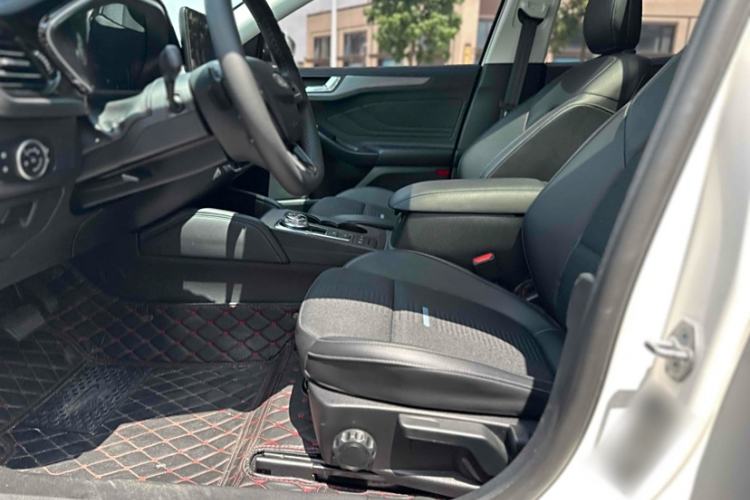 Used Ford Focus Active 2021 EcoBoost 180 Automatic Trendy Model
