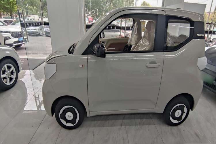 Used Wuling Hongguang MINIEV 2024 3rd Generation 215km Youth Edition
