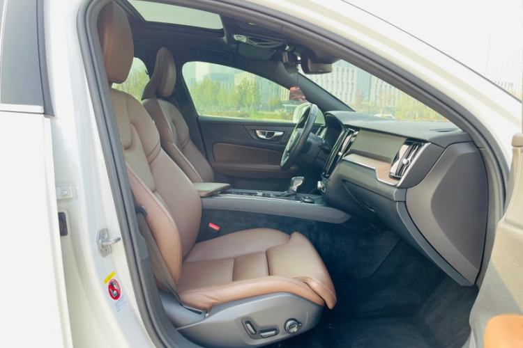 Used Volvo S60 2021 T4 Zhiyuan Luxury Edition
