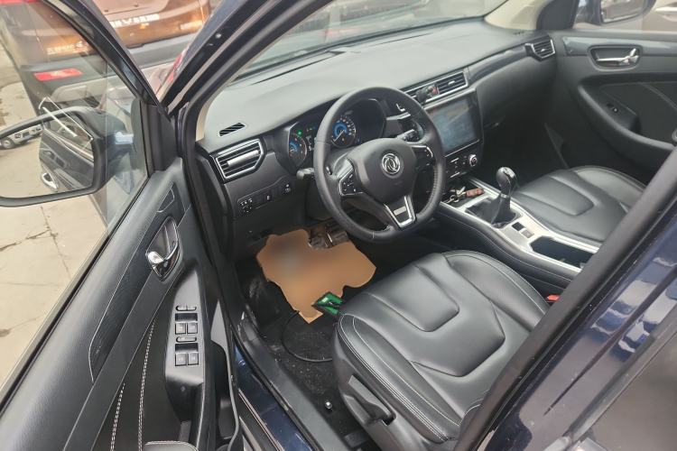 Used Dongfeng Fengon 580 2016 1.5T Manual Luxury Version
