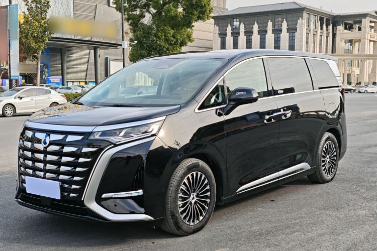 Used Denza D9 2024 DM-i 980 Four-Wheel Drive Flagship Model
