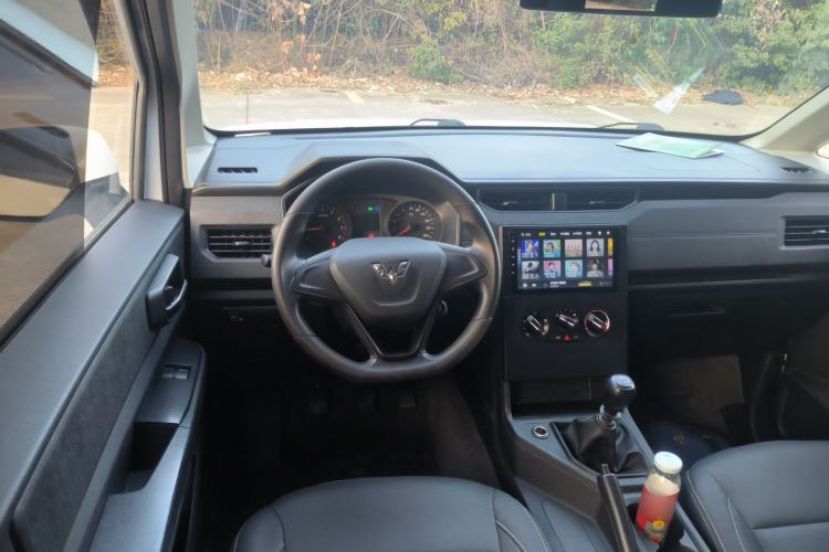 Used Wuling Hongguang PLUS 2020 1.5L Manual Standard Edition 5 Seats
