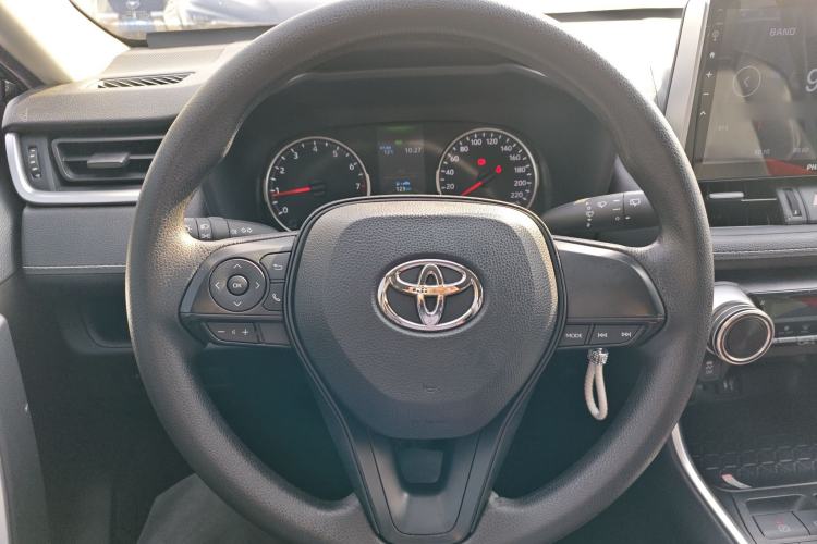 Used Toyota Wildlander 2022 Updated Version 2.0L CVT Two-Wheel Drive Leading Edition
