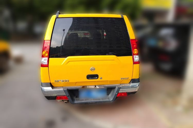 Used Nissan ZN Van 2013 2.4L Two-Wheel Drive Standard Model with 5 Seats
