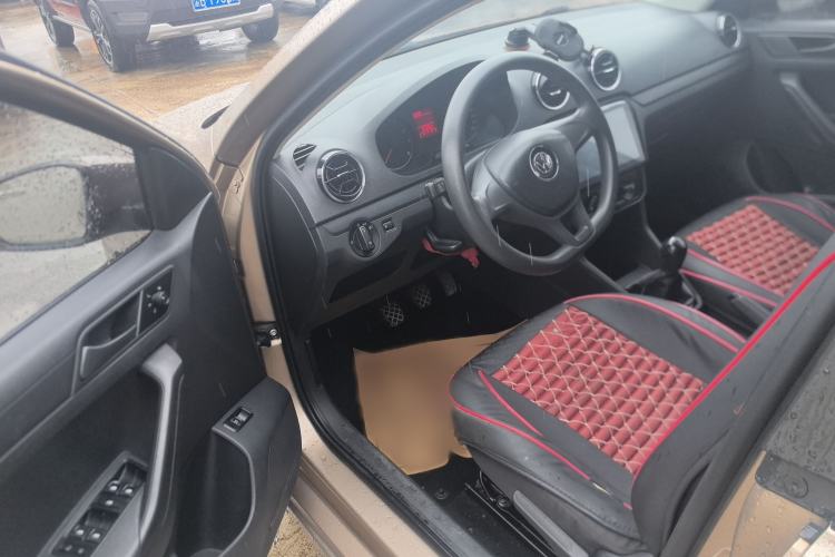 Used Volkswagen Jetta 2017 1.5L Manual Fashion Edition
