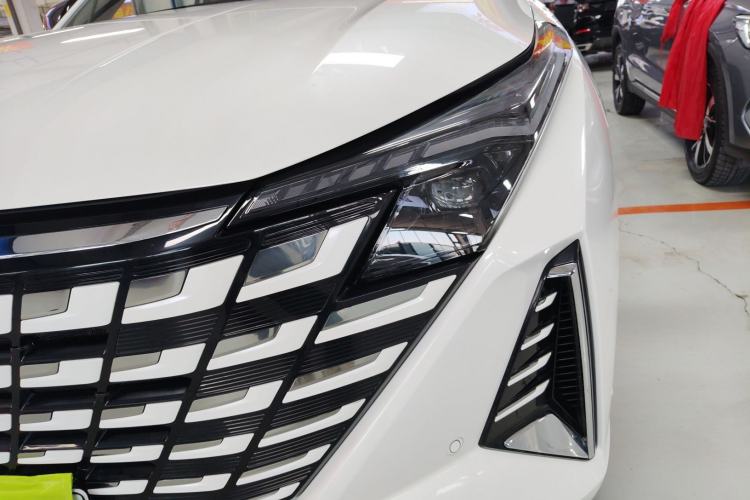 Used Changan UNI-Z New Energy 2024 Blue Whale Smart Electric iDD 125km Excellence Model
