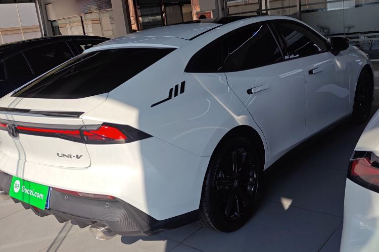 Used Changan UNI-V 2023 1.5T Prestige Model
