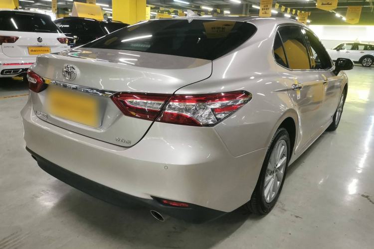 Used Toyota Camry 2021 2.0G Luxury Edition
