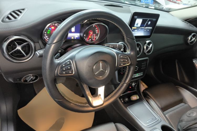 Used Mercedes-Benz GLA 2018 GLA 200 Fashion Model
