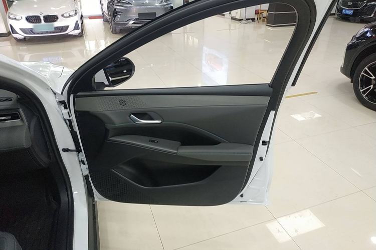 Used BYD Qin PLUS 2025 DM-i Smart Drive 55KM Leading Model
