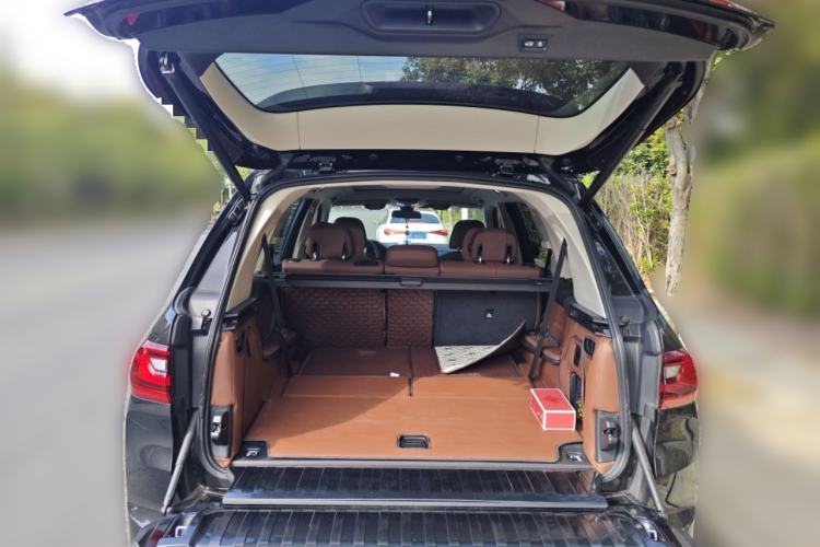 Used BMW X7 2021 xDrive40i Luxury Package with Leading Features