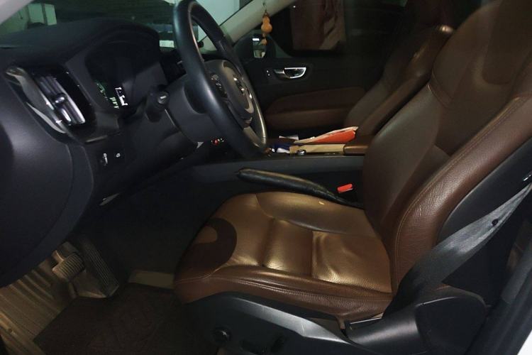 Used Volvo XC60 2019 T5 4x4 Smart Edition China V Standard