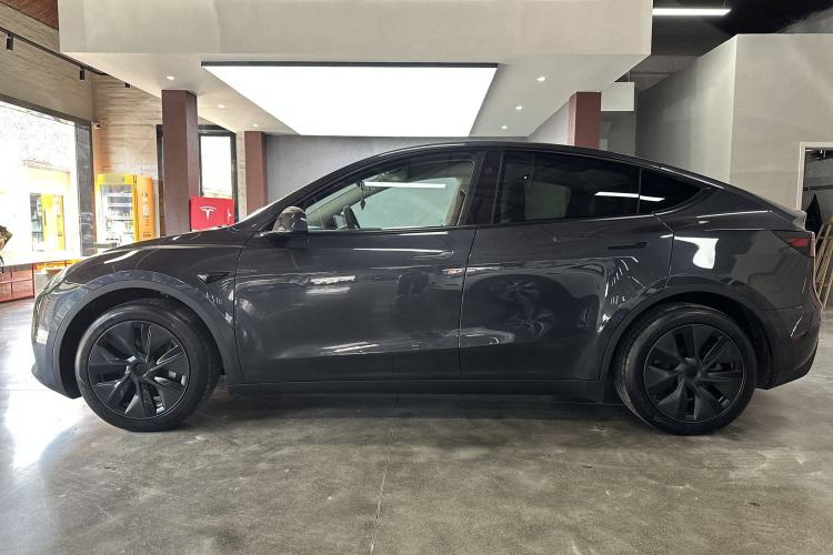 Used Tesla Model Y 2024 Rear-Wheel-Drive Version
