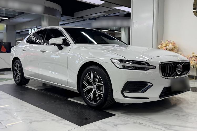 Used Volvo S60 2025 B4 Zhiyi Luxury Edition
