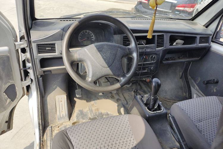 Used Wuling Zhiguang 2015 1.2L Practical LS-I Model
