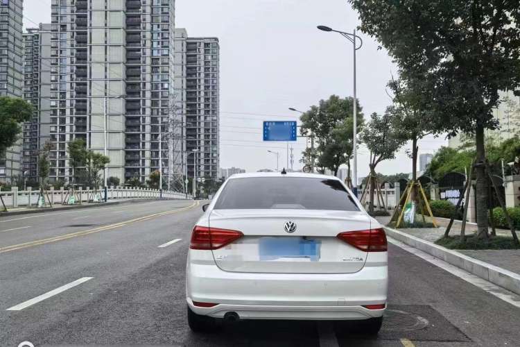 Used Volkswagen Lavida 2017 1.6L Automatic Fashion Edition
