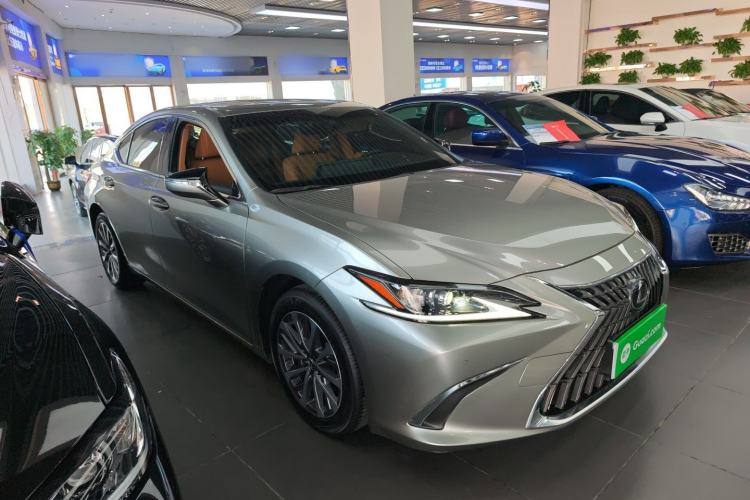 Used Lexus ES 2022 200 Excellence Edition
