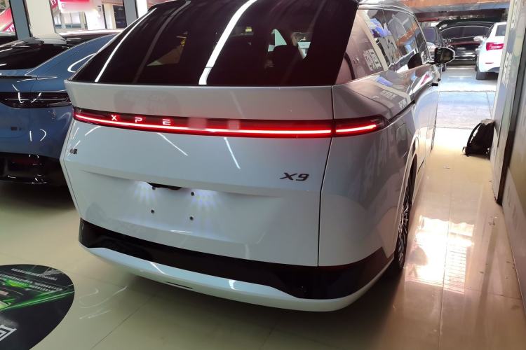 Used XPeng X9 2025 740 Ultra-Long Range Max
