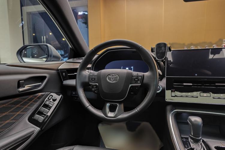 Used Toyota Avalon 2024 Dual-Motor 2.0L Luxury Edition