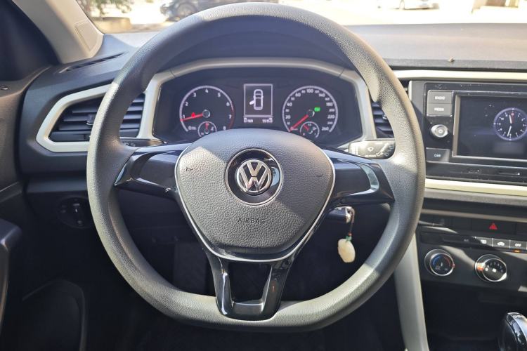 Used Volkswagen T-ROC 2018 230TSI DSG Two-Wheel Drive Fashion Edition China V Standard