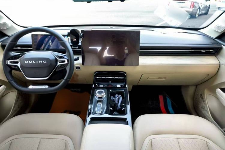 Used Wuling Xingguang 2023 150 Advanced Edition
