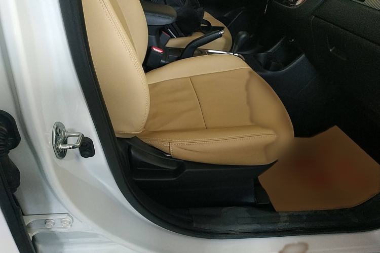 Used Mitsubishi Outlander 2016 2.0L Two-Wheel Drive Fashion Edition 5 Seats