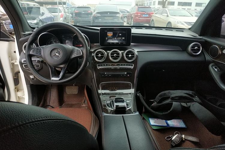 Used Mercedes-Benz GLC 2019 GLC 260 L 4MATIC Dynamic Model