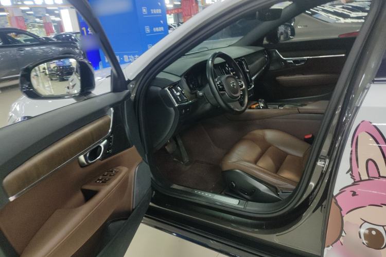 Used Volvo V90 2021 Cross Country B5 AWD Smart Range Edition
