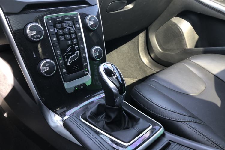 Used Volvo V40 2019 T3 Zhiyi Edition
