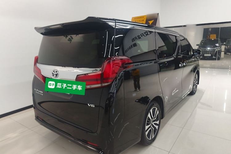 Used Toyota Alphard 2018 Revised Version 3.5L Premium Edition
