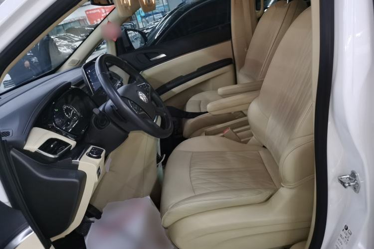 Used Buick GL8 2023 Facelifted Land Cruiser Executive Luxury Version
