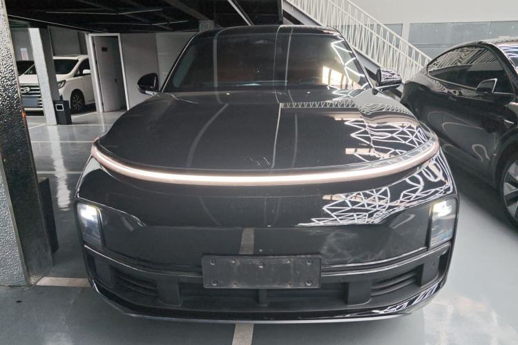 Used Li Auto L8 2023 Pro Model
