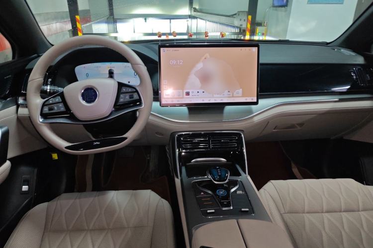 Used BYD Tang New Energy 2024 DM-i Glory Edition 112KM Prestige Model
