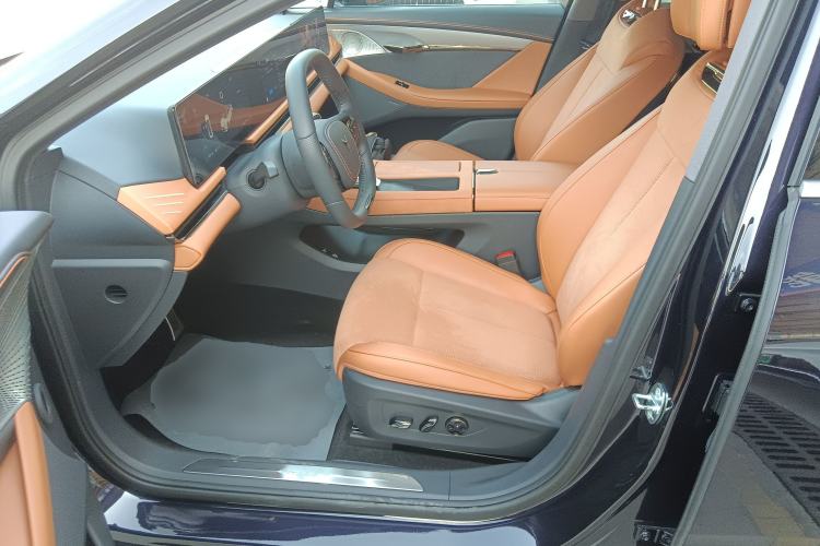 Used VOYAH PASSION 2024 PHEV Four-Wheel Drive Ultra-Long Range Flagship Model
