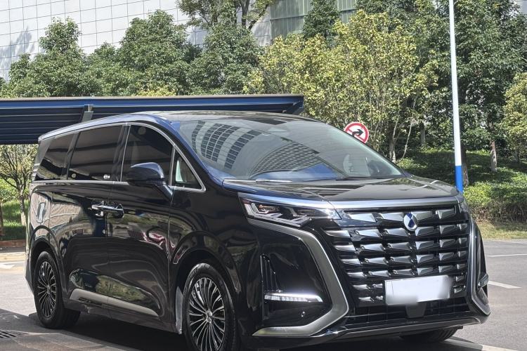 Used Denza D9 2022 DM-i 970 Four-Wheel Drive Prestige Model
