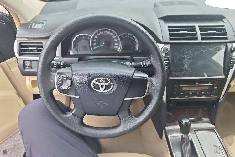 Used Toyota Camry 2016 2.0E 10th Anniversary Elite Edition
