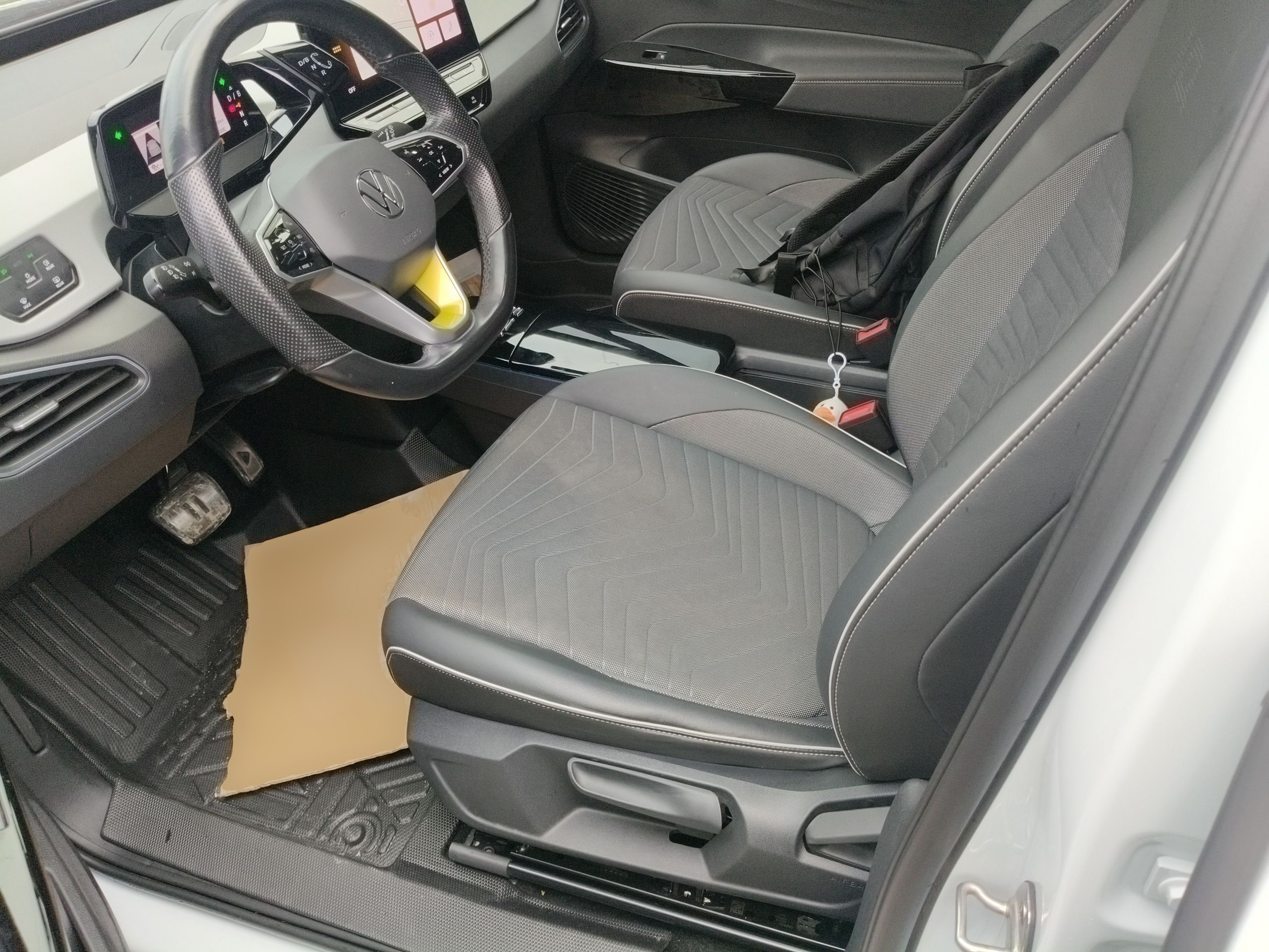 Переднее сиденье в автомобиле